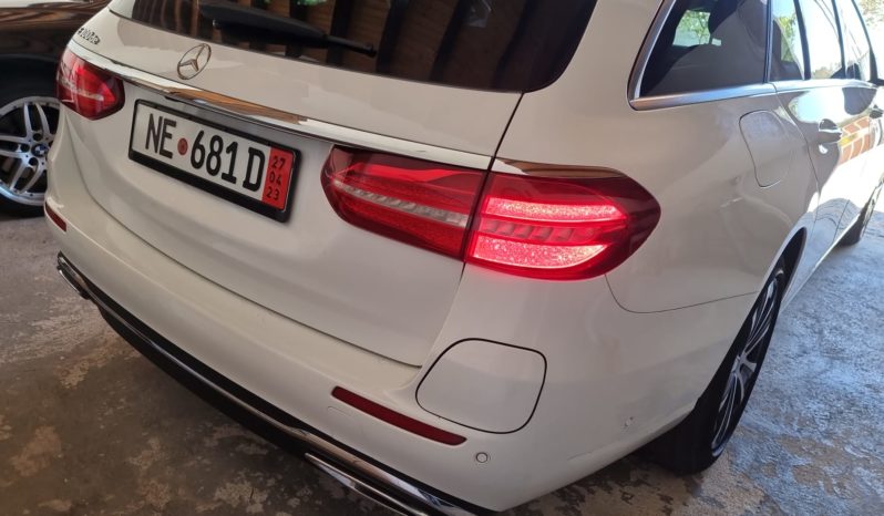 
								Mercedes 300DE O melhor de dois mundos. full									