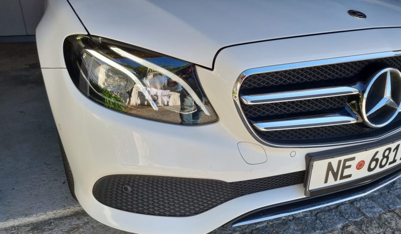 
								Mercedes 300DE O melhor de dois mundos. full									